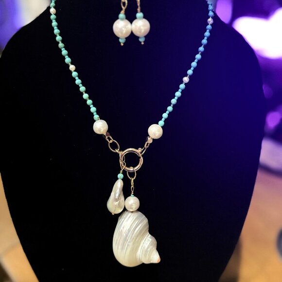 White Turban Shell & Baroque Pearl 5 in 1 Necklace with Earrings - Picture 4 of 5